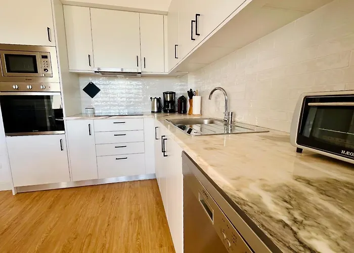 Luciana - Beachside, Balcony, Sunset View Ferrel (Leiria)